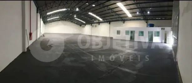 Galpão/Depósito/Armazém para alugar, 800m² no Marta Helena, Uberlândia