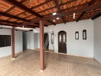 Casa com 5 Quartos para alugar, 100m² no Profipo, Joinville