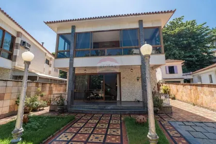 Casa com 5 Quartos à venda, 249m² no Jardim Guanabara, Rio de Janeiro