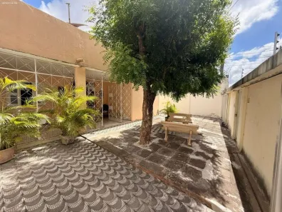 Casa com 5 Quartos à venda, 439m² no Montese, Fortaleza