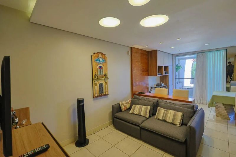 Casa com 4 quartos — Cidade Nova, Belo Horizonte