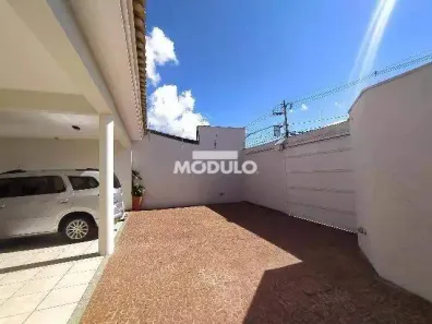Casa com 3 Quartos à venda, 200m² no Vigilato Pereira, Uberlândia