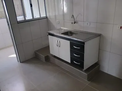 Casa com 2 Quartos para alugar, 50m² no Parque Santo Antônio, Guarulhos