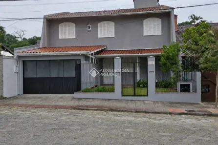 Casa com 5 Quartos à venda, 309m² no Córrego Grande, Florianópolis