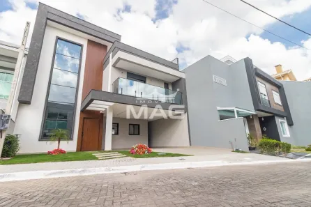 Casa de Condomínio com 4 Quartos à venda, 180m² no Uberaba, Curitiba