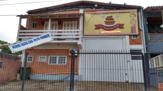 Galpão/Depósito/Armazém à venda, 326m² no Jardim Botânico, Porto Alegre