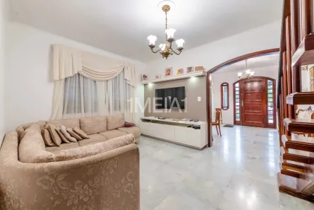 Casa com 4 Quartos para venda ou aluguel, 200m² no Santa Cecília, Porto Alegre