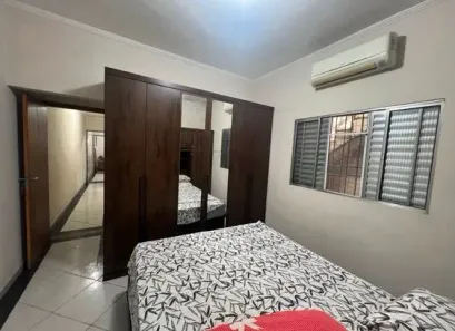 Casa com 2 Quartos para alugar, 200m² no Maracanã, Praia Grande