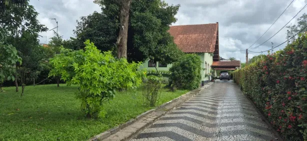 Imóvel Comercial com 4 Quartos para alugar, 600m² no Centro, Ananindeua