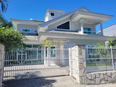 Casa com 4 Quartos à venda, 325m² no Iririú, Joinville