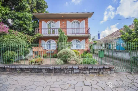 Casa com 3 Quartos à venda, 204m² no Santa Maria Goretti, Porto Alegre
