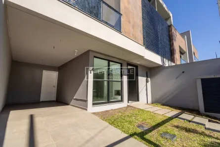 Sobrado com 3 Quartos à venda, 147m² no Água Verde, Curitiba