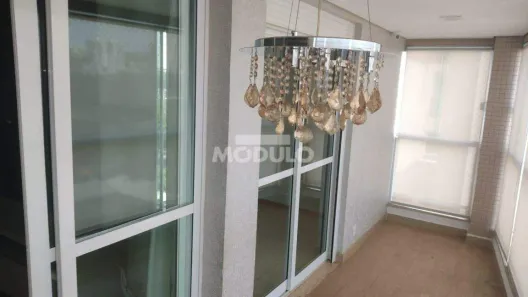 Apartamento com 3 Quartos para alugar, 130m² no Patrimônio, Uberlândia