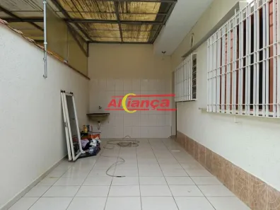 Casa com 3 Quartos para alugar, 150m² no Jardim Santa Francisca, Guarulhos