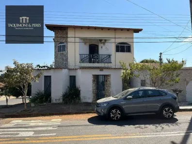 Sobrado com 4 Quartos à venda, 266m² no Vila Goiás, Anápolis