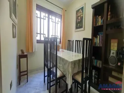 Sobrado com 3 Quartos à venda, 226m² no Jardim Santa Maria, Jacareí