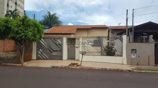 Casa com 4 Quartos à venda, 270m² no Monte Castelo, Campo Grande