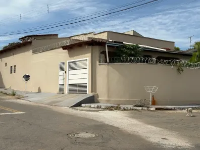 Casa com 5 Quartos à venda, 245m² no Residencial Sonho Verde, Goiânia