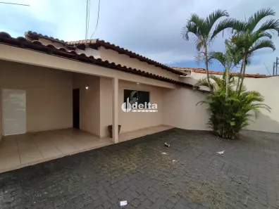 Casa com 3 Quartos para alugar, 92m² no Santa Mônica, Uberlândia
