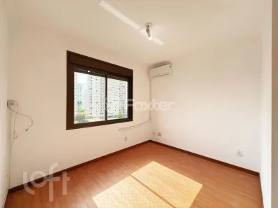 Apartamento com 2 Quartos à venda, 72m² no Passo da Areia, Porto Alegre