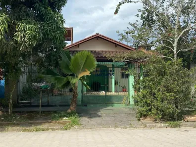 Casa com 3 Quartos à venda, 200m² no Estufa I, Ubatuba