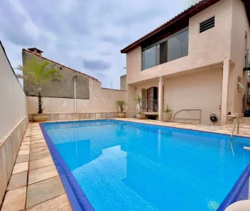 Casa com 3 Quartos à venda, 238m² no Jardim Leocádia, Sorocaba