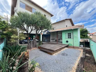 Casa com 4 Quartos à venda, 360m² no Santa Amélia, Belo Horizonte