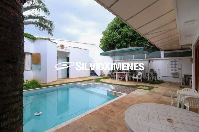 Casa com 4 quartos — Serra, Belo Horizonte