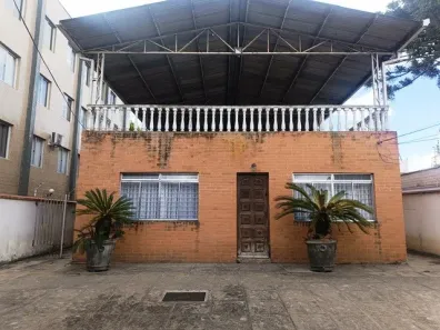 Imóvel Comercial com 4 Quartos para alugar, 234m² no Rebouças, Curitiba