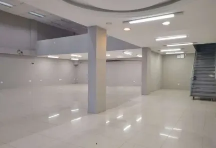 Ponto Comercial para alugar, 300m² no Navegantes, Porto Alegre