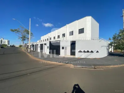 Casa com 2 Quartos para alugar, 72m² no Novo Mundo, Uberlândia