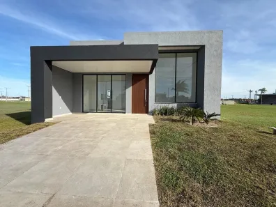 Casa de Condomínio com 3 Quartos à venda, 130m² no , Xangri-Lá