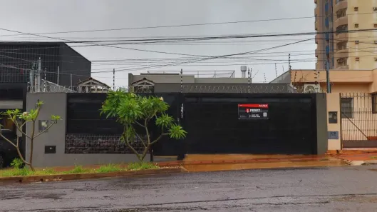 Imóvel Comercial com 4 Quartos para alugar, 306m² no Monte Castelo, Campo Grande