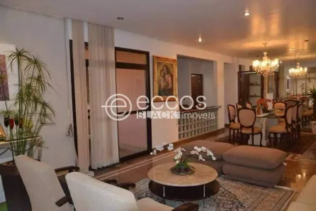 Apartamento com 3 Quartos à venda, 220m² no Centro, Uberlândia