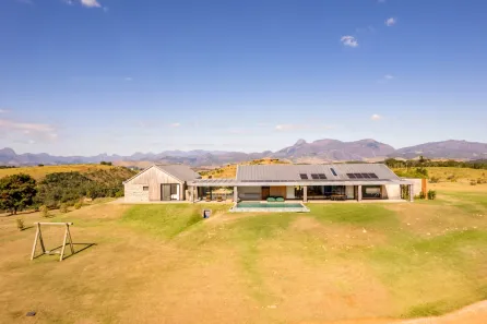 Casa de Condomínio com 4 Quartos à venda, 220000m² no Pedro do Rio, Petrópolis