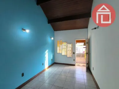 Casa com 2 Quartos para alugar, 70m² no Aparecida, Bragança Paulista
