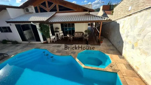 Casa de Condomínio com 3 Quartos à venda, 210m² no Vila Borghesi, São Roque