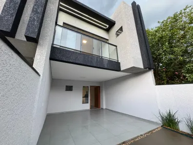 Sobrado com 3 Quartos à venda, 122m² no Anita Garibaldi, Joinville