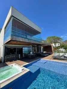 Casa com 4 Quartos à venda, 450m² no Itacoatiara, Niterói