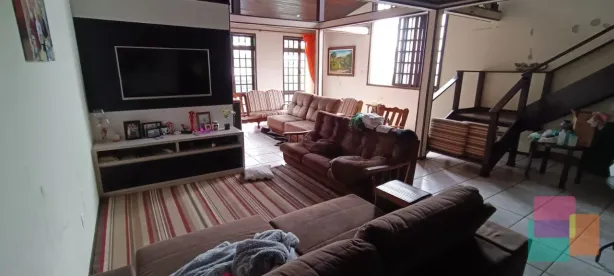 Casa com 5 Quartos à venda, 650m² no Saguaçu, Joinville