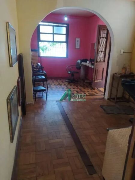 Casa com 3 quartos — Lourdes, Belo Horizonte