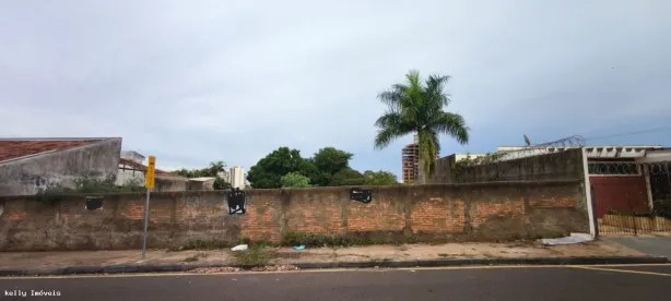Lote/Terreno à venda, 968m² no Vila Tazitsu, Presidente Prudente