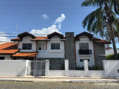 Casa com 3 Quartos para alugar, 407m² no Centro, Balneário Camboriú