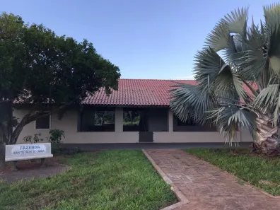 Fazenda/Sítio com 3 Quartos à venda, 730m² no Centro, Nioaque