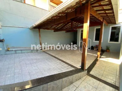 Casa com 3 Quartos à venda, 135m² no Cabral, Contagem
