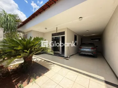Casa com 4 Quartos para alugar, 160m² no Jardim Palmeiras, Montes Claros