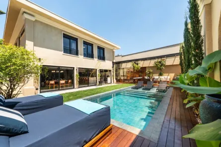 Casa com 3 Quartos à venda, 329m² no Jardim Guedala, São Paulo
