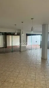 Casa com 4 Quartos para alugar, 210m² no Jardim Karaíba, Uberlândia