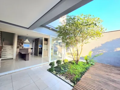 Sobrado com 3 Quartos à venda, 169m² no Bom Retiro, Joinville