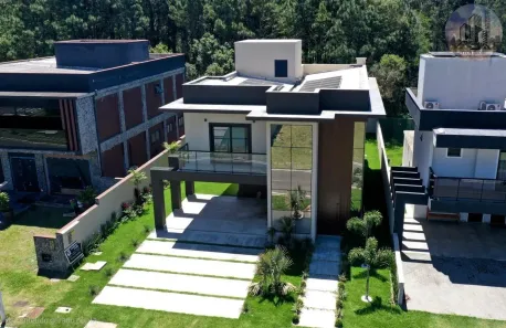 Casa de Condomínio com 4 Quartos à venda, 270m² no São João do Rio Vermelho, Florianópolis
